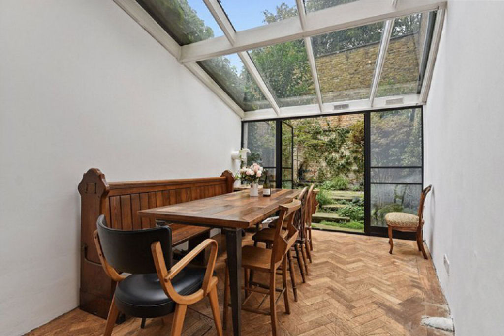 Com menos de 2 metros de largura, a casa mais estreita de Londres está sendo vendida por 7 milhões de reais 10