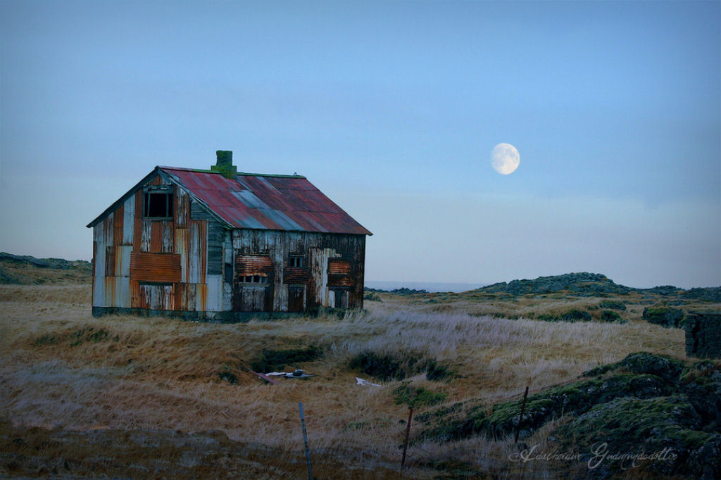 A beleza melanclica de casas abandonadas ao redor do mundo 37