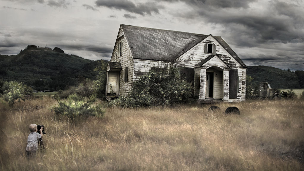 A beleza melanclica de casas abandonadas ao redor do mundo 45