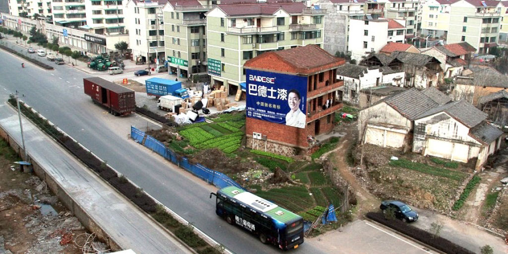 As teimosas 'casas-pregos' que se posicionam contra a rpida urbanizao da China
