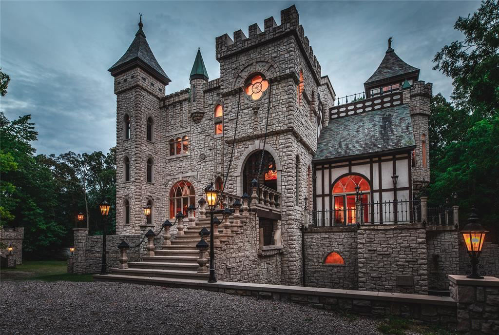 Castelo tipo 'Game of Thrones' está à venda por US $ 2,29 milhões, em Michigan