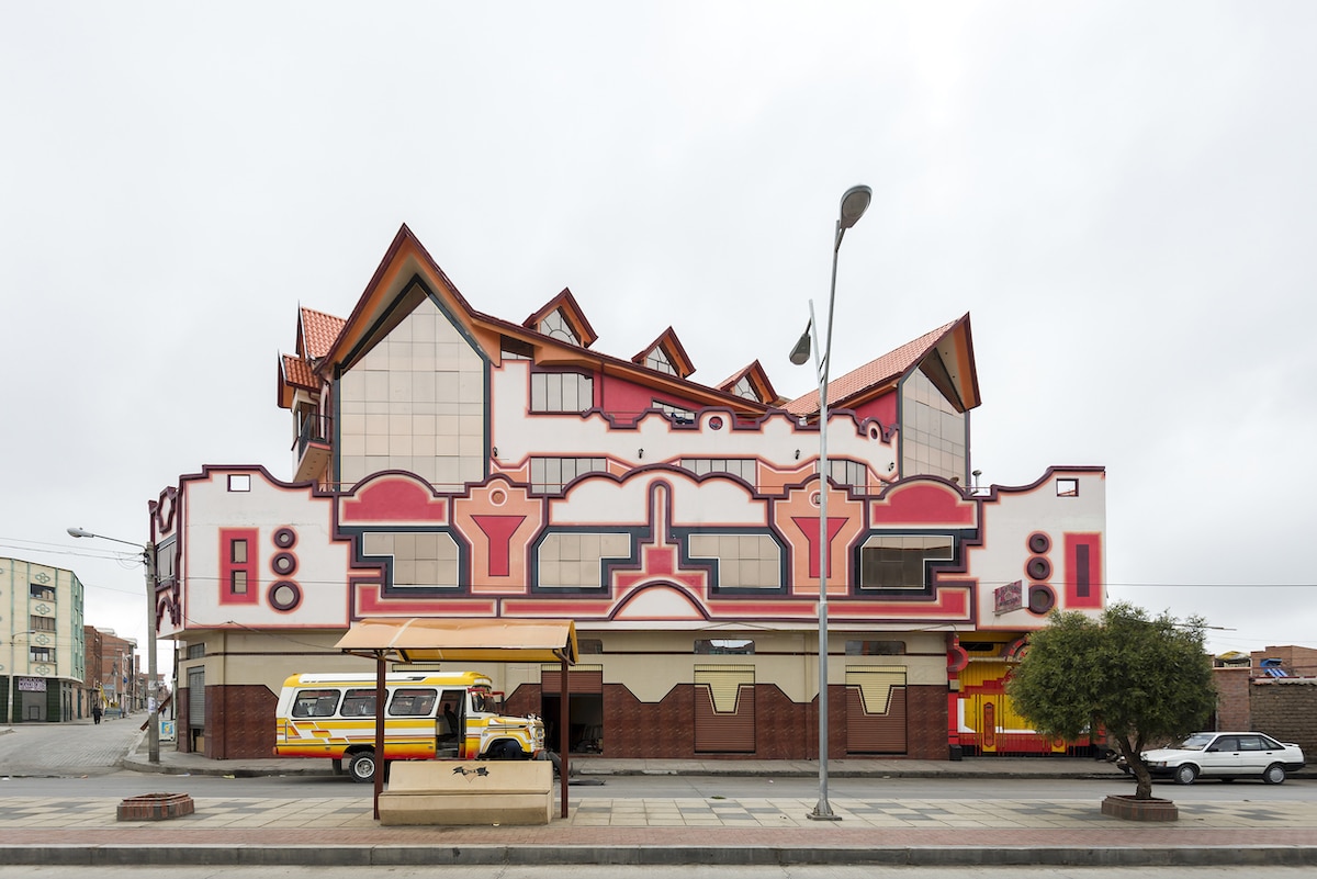 A arquitetura colorida de El Alto, a cidade que mais cresce na Bolvia 02