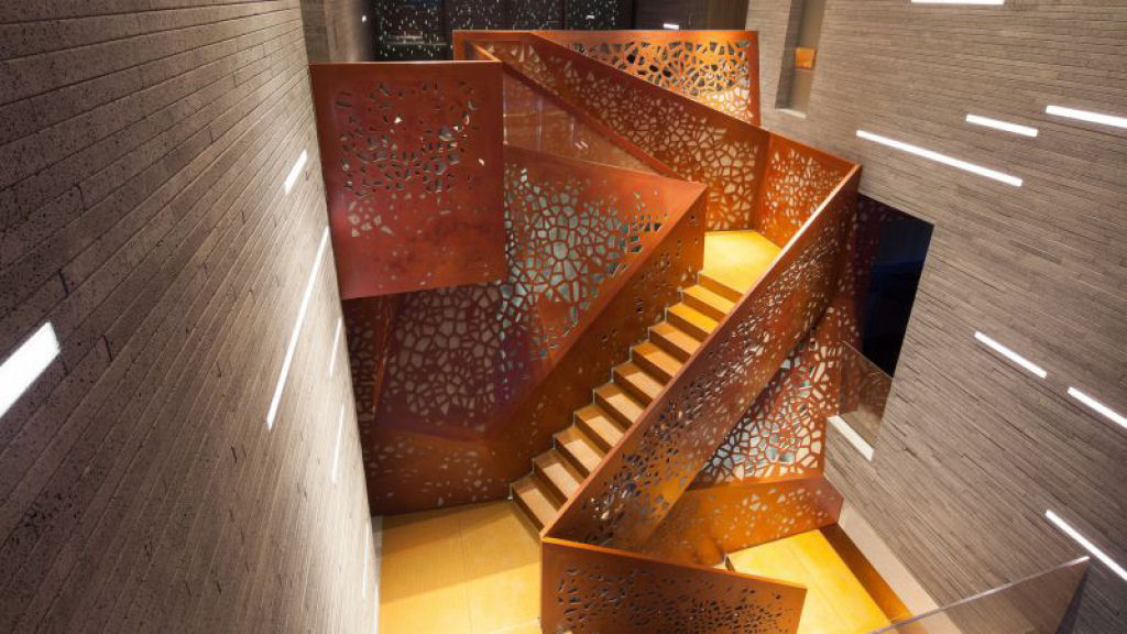 Mais de 50 designs de escadas inspiradoras para interiores de casas modernas 49
