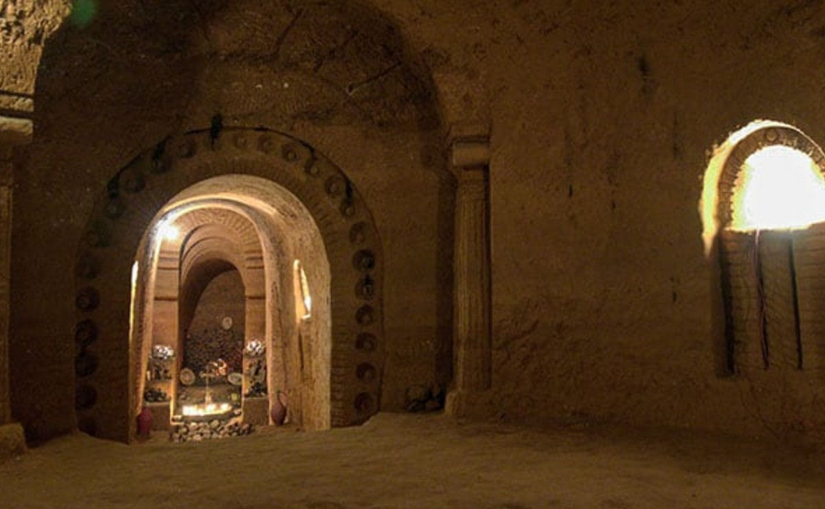Armênio escavou durante 23 anos uma gruta de 280 m² com apenas cinzel e martelo