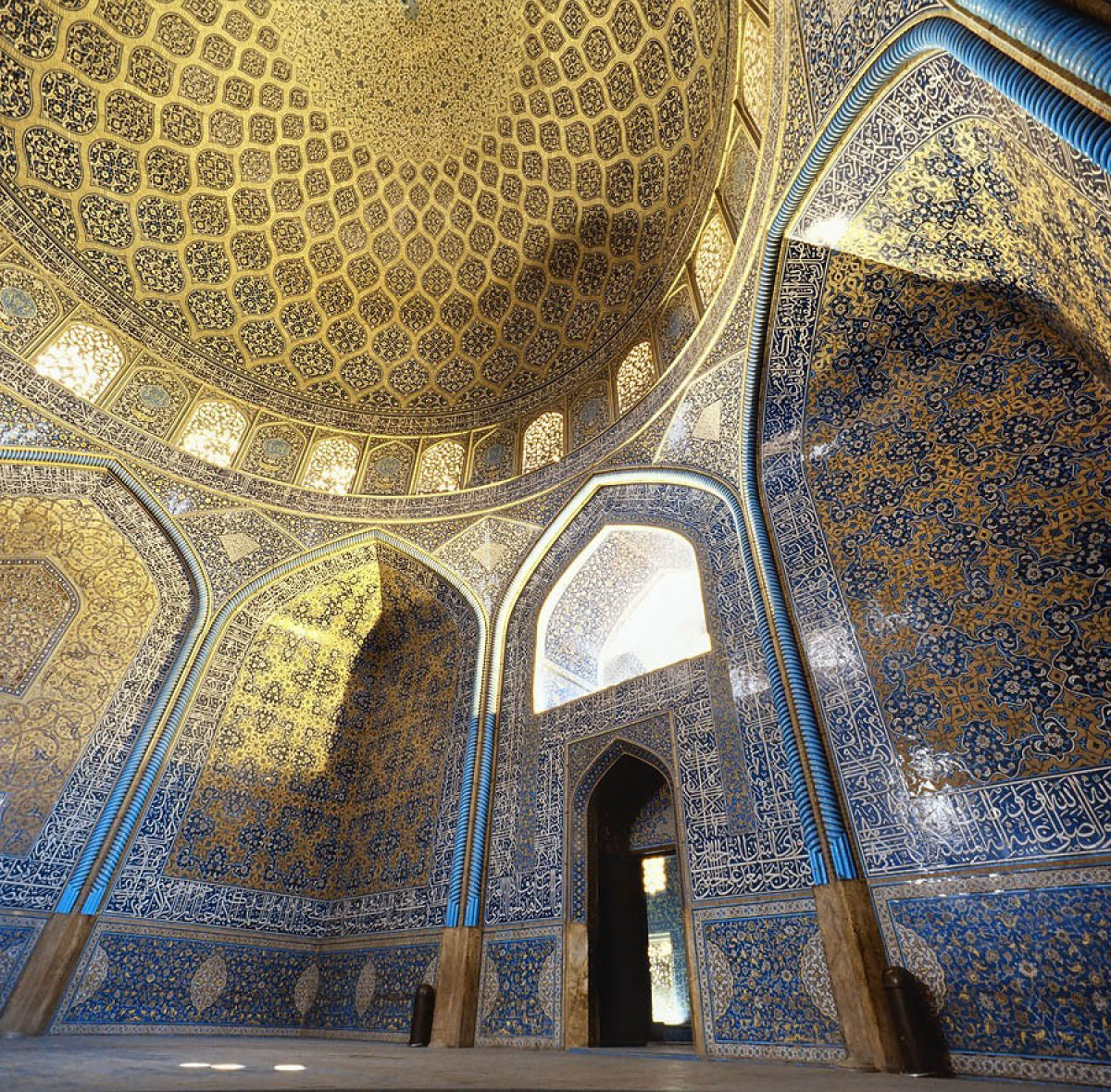 A Mesquita do Xeique Lotfollah  um dos mais belos exemplos de arquitetura islmica 13