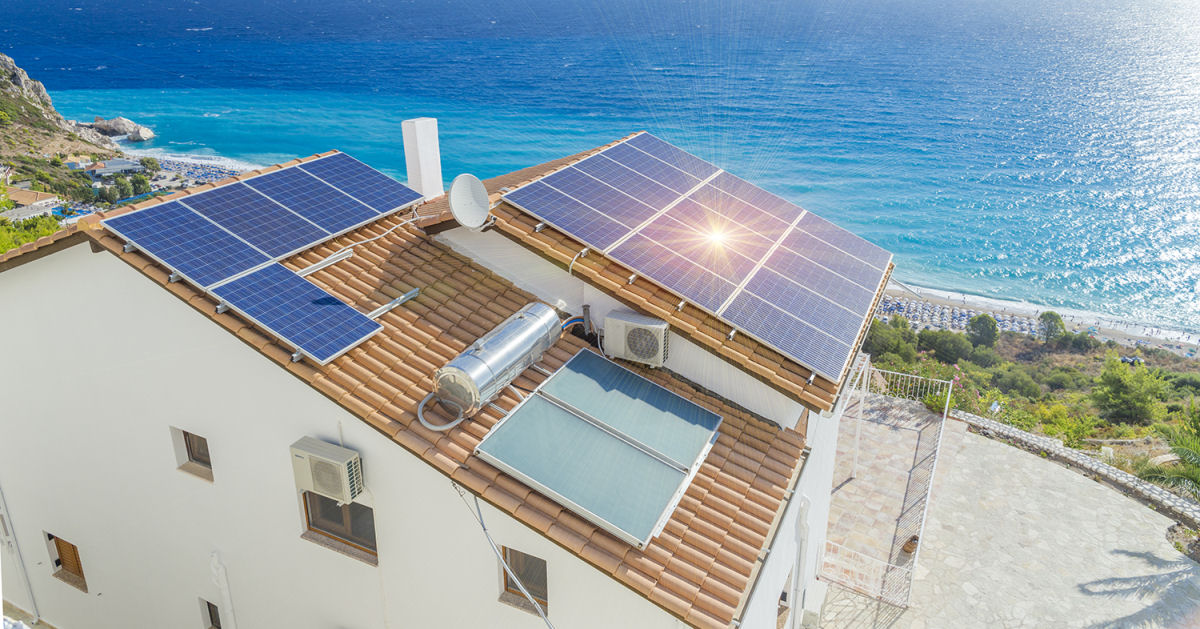 A indecente proposta da ANEEL de taxar a energia solar gerada em casa
