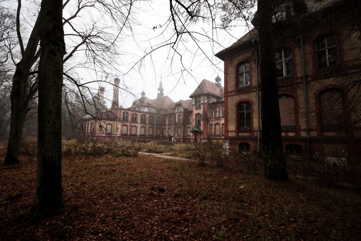 A história de um gigante atormentado: os restos fantasmagóricos do Sanatório Beelitz 28