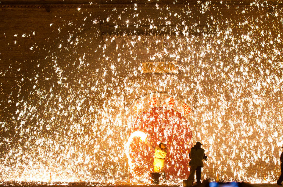 Dashuhua: os espetaculares e perigosos fogos de artifcio de ferro fundido