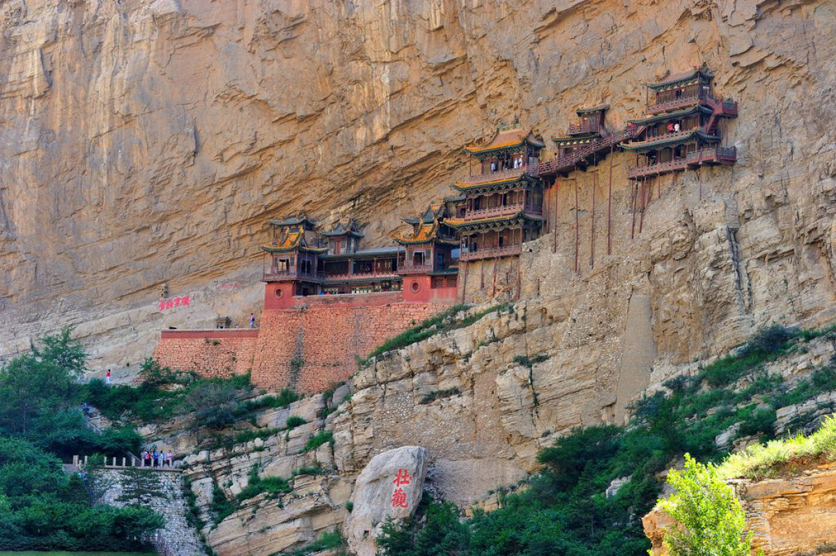 Templo Suspenso de Hengshan, o mosteiro do sculo V improvavelmente construdo na encosta de um penhasco