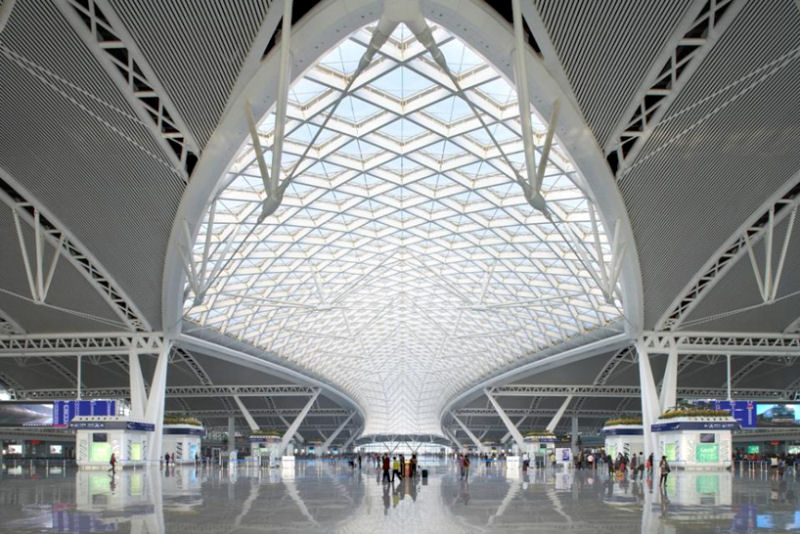 China inaugura moderna estação de trem 01