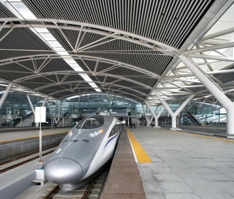 China inaugura moderna estação de trem 03