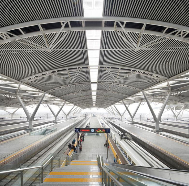 China inaugura moderna estação de trem 04