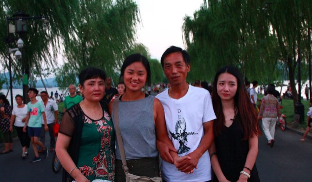 A histria da menina chinesa, adotada por americanos, que encontrou seus pais biolgicos 20 anos depois