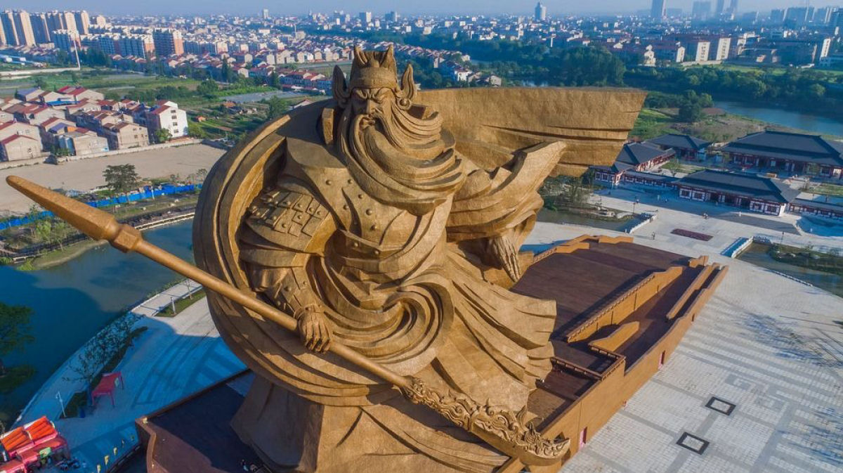 Inaugurada uma pica esttua de um Deus da Guerra na China 02