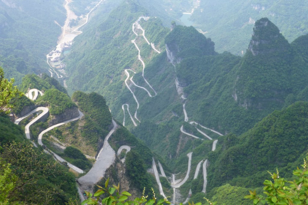 A Estrada para o Céu na Montanha Tianmen 01
