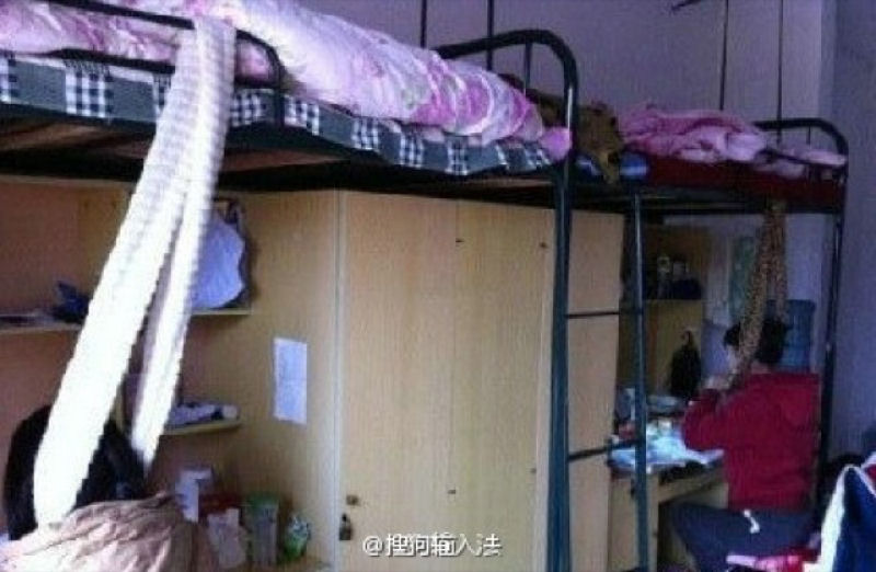 Estudantes chineses fazem loucuras para não adormecer na hora do estudo