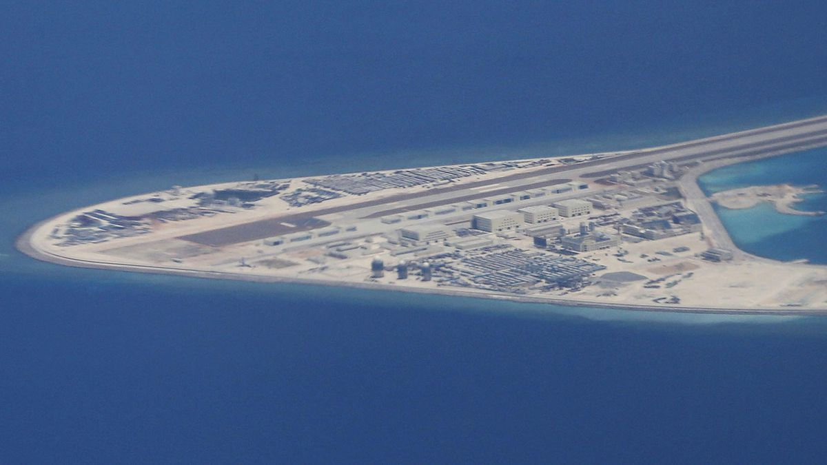 China est construindo dezenas de ilhas artificiais no Pacfico