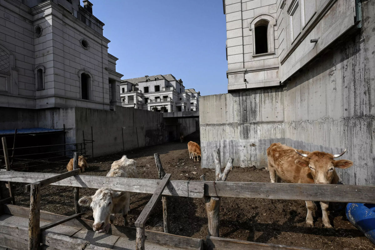 A cidade fantasma chinesa de manses recuperadas por agricultores