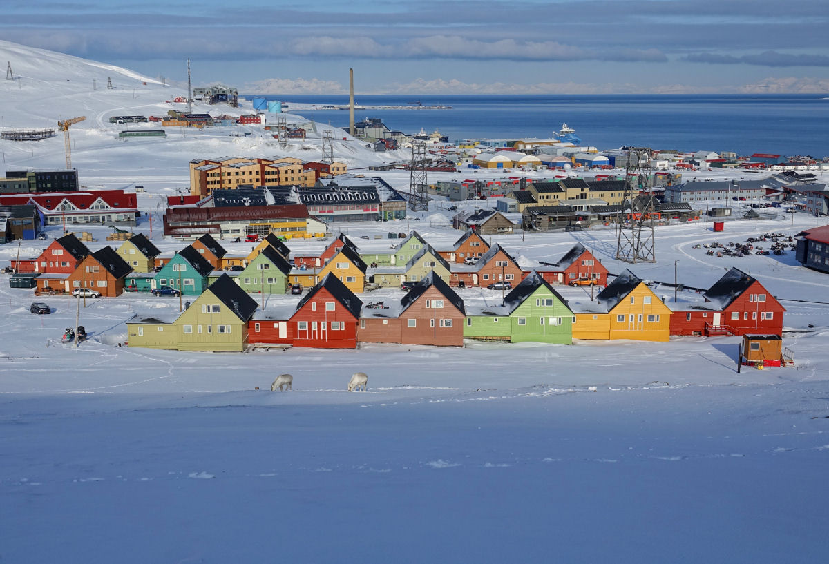 Para sair de casa em Longyearbyen  obrigatrio o porte de um rifle