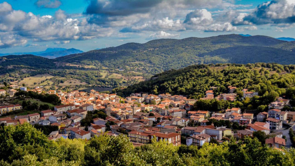 Bela vila italiana est vendendo suas casas histricas por apenas 4 reais 01