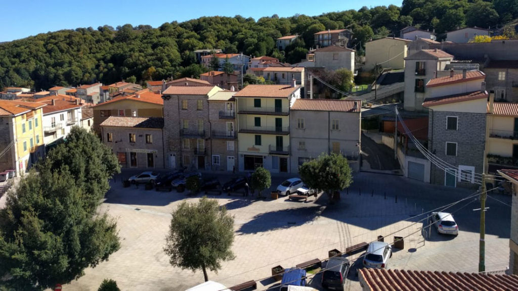 Bela vila italiana est vendendo suas casas histricas por apenas 4 reais 06