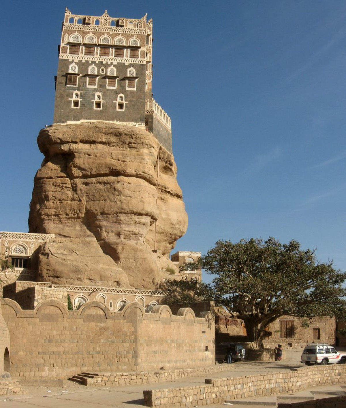 Al Hajjarah, a cidade da Idade Mdia com edifcios de vrios andares 08