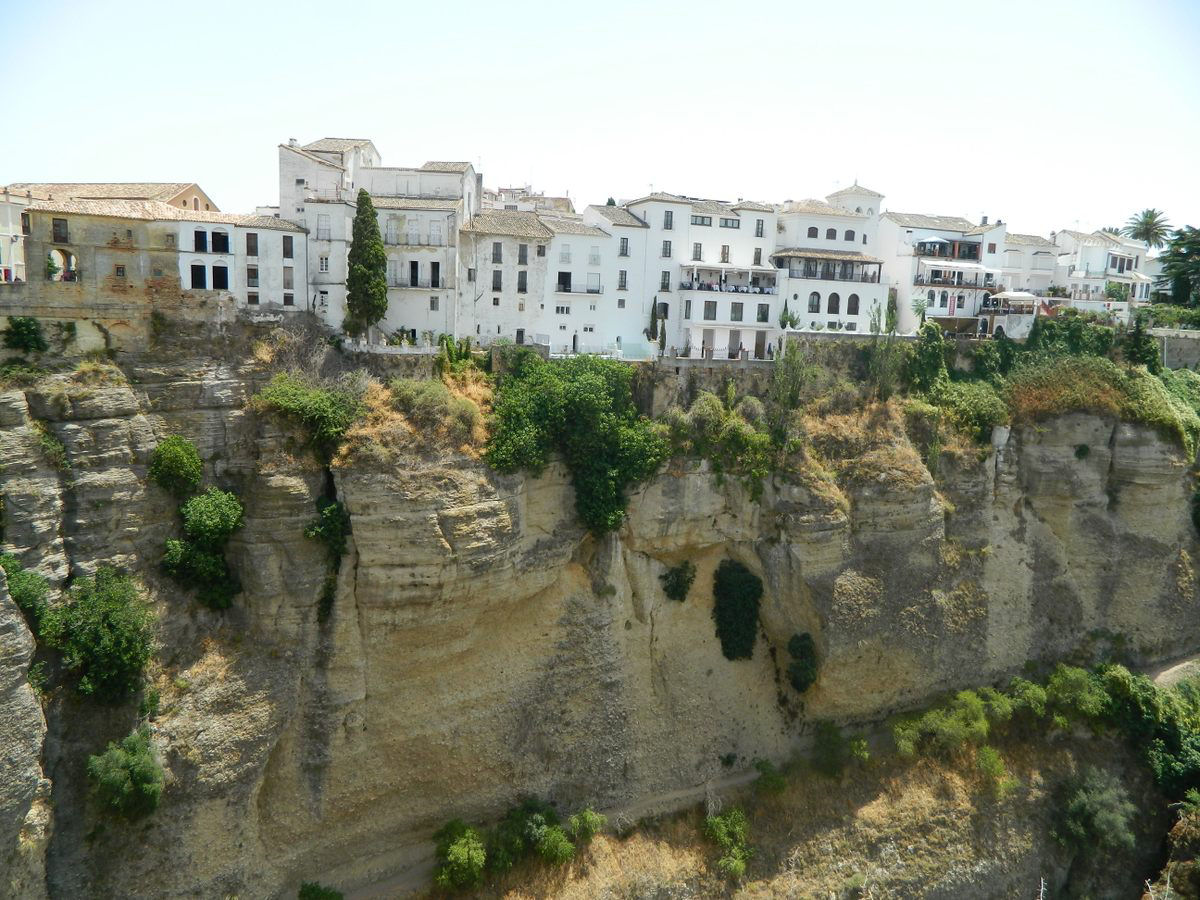 Ronda, um fantstico assentamento espanhol dependurado na falsia