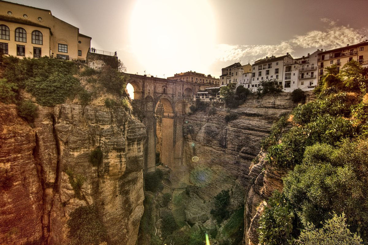 Ronda, um fantstico assentamento espanhol dependurado na falsia