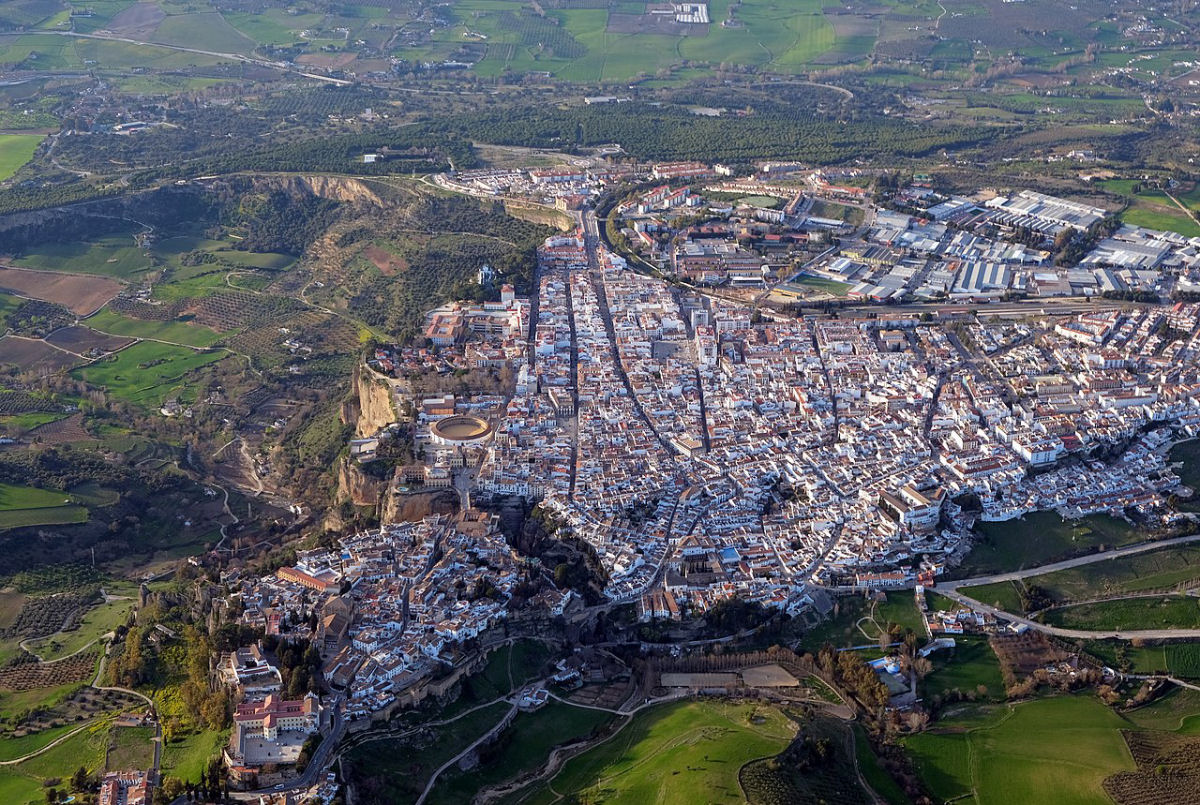 Ronda, um fantstico assentamento espanhol dependurado na falsia