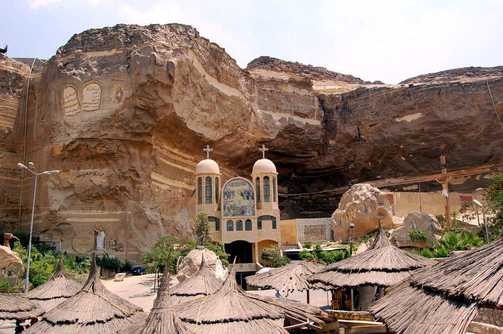 A incrvel Igreja da Caverna dos Zabbaleens no Cairo 03
