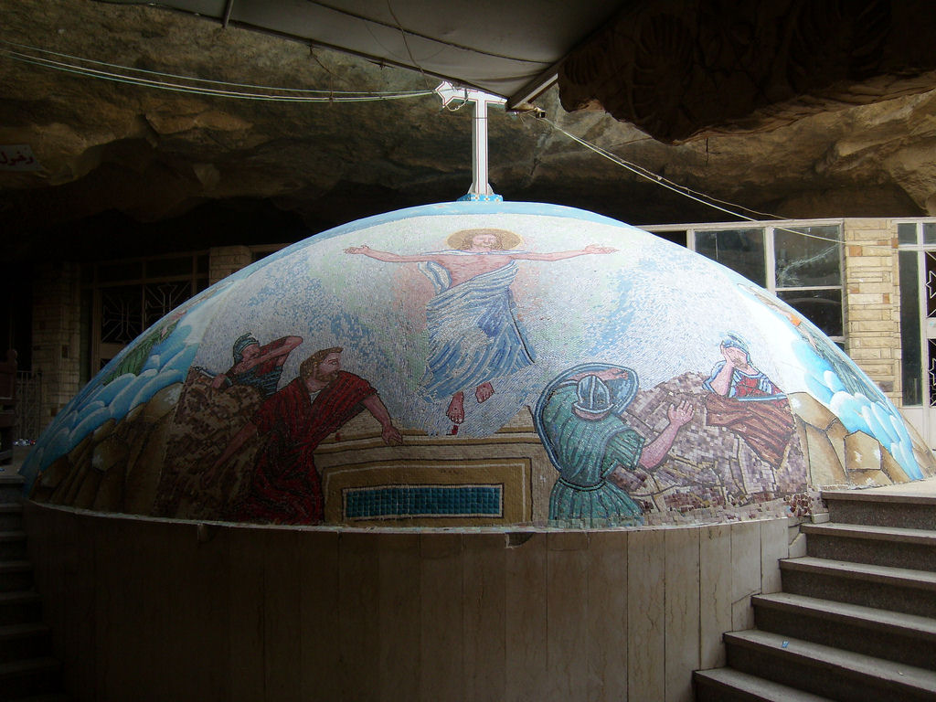 A incrvel Igreja da Caverna dos Zabbaleens no Cairo 06