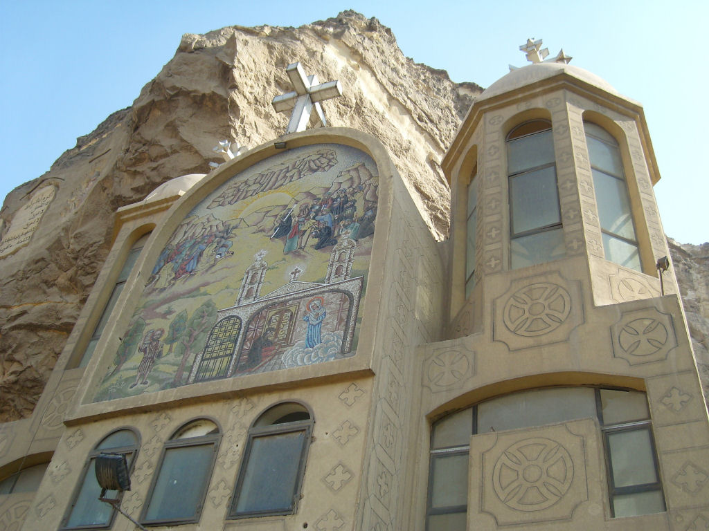 A incrvel Igreja da Caverna dos Zabbaleens no Cairo 10