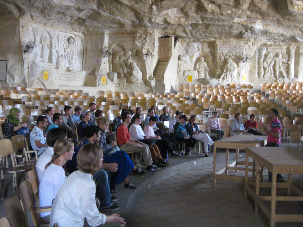 A incrvel Igreja da Caverna dos Zabbaleens no Cairo 11