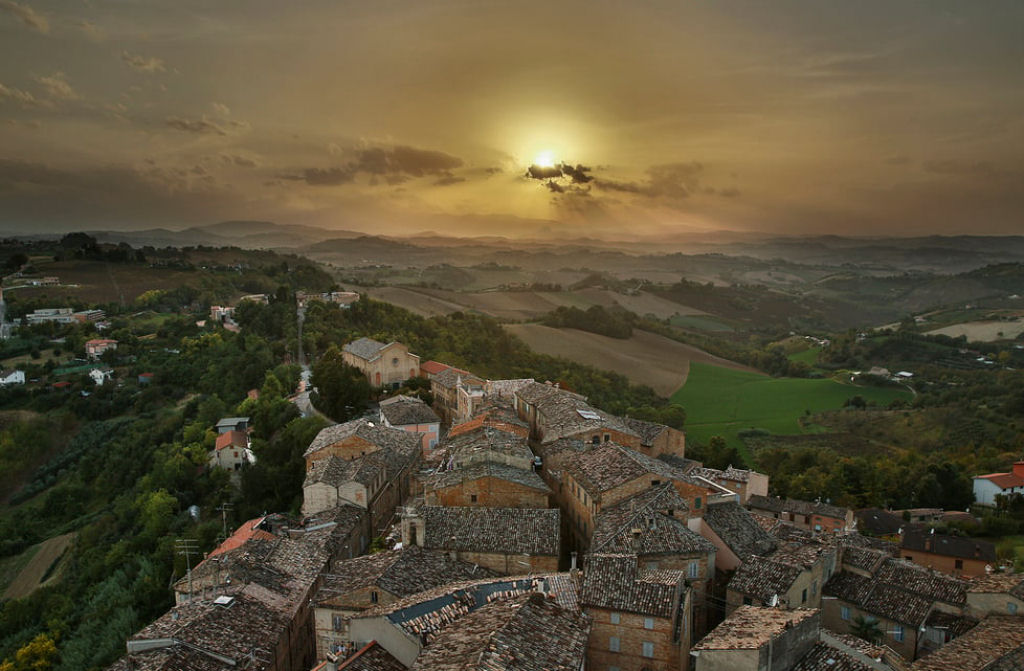 Voc pode alugar uma vila italiana inteira com seu prprio castelo por 8 mil reais por noite