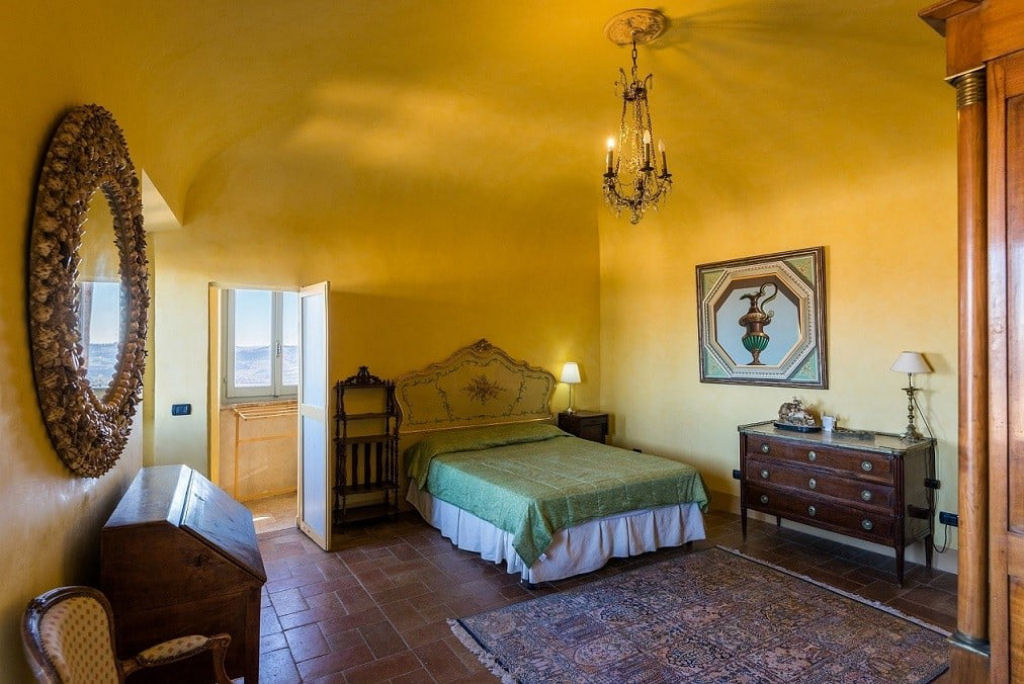 Voc pode alugar uma vila italiana inteira com seu prprio castelo por 8 mil reais por noite