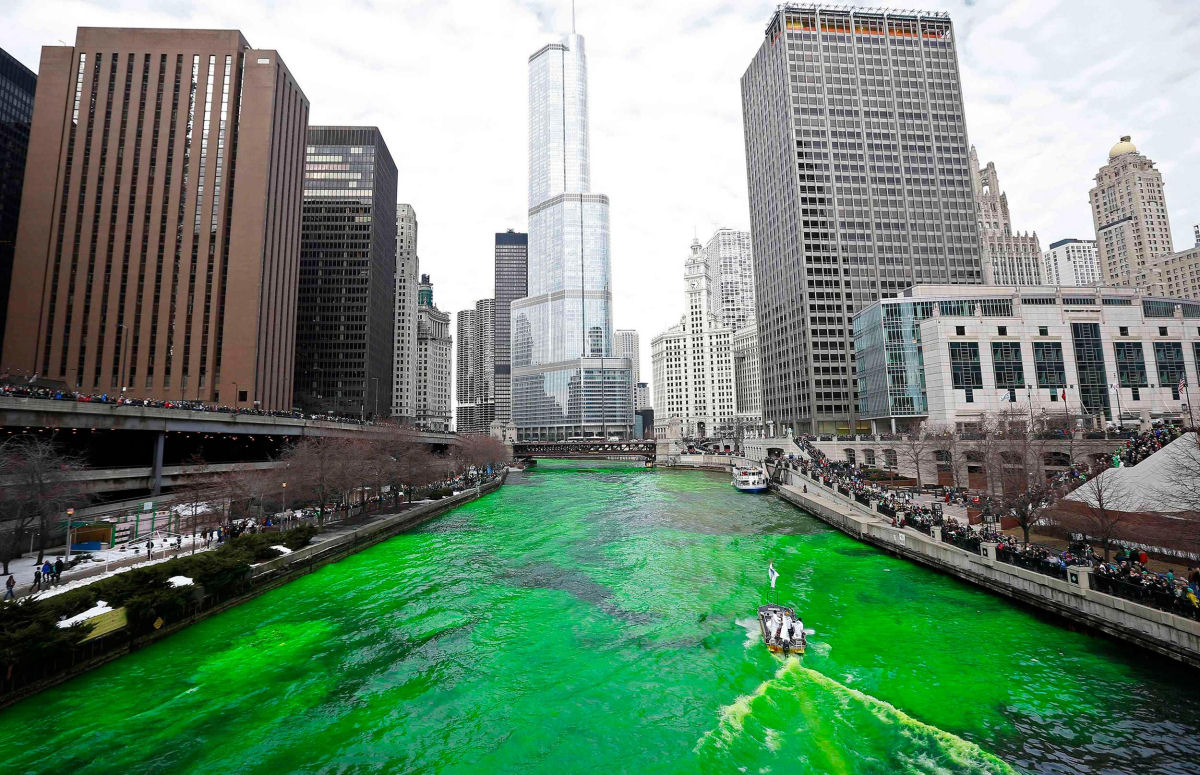 Como tingem de verde o Rio Chicago para celebrar o dia de So Patrcio (e como comeou)