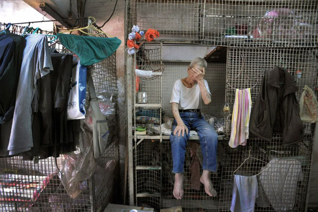 A vida nas celas de co em Hong Kong 10