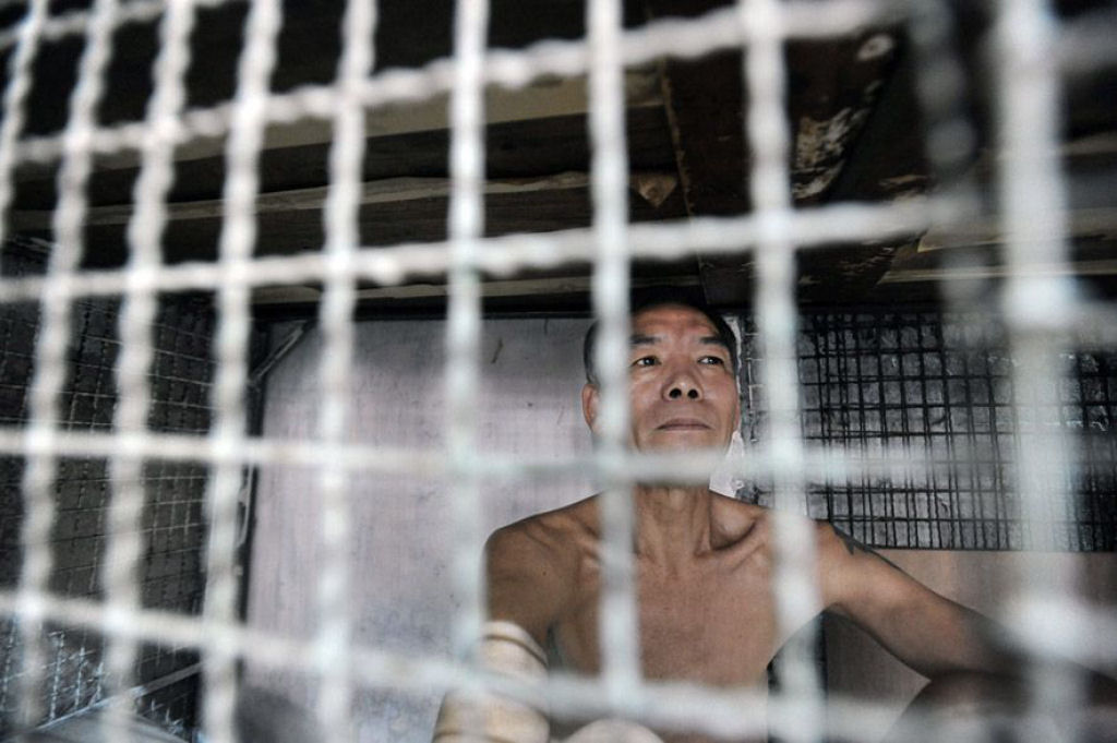 A vida nas celas de co em Hong Kong 11