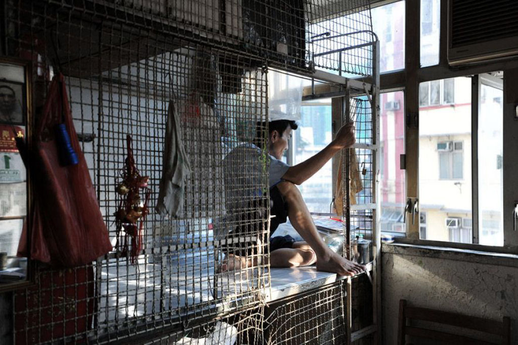 A vida nas celas de co em Hong Kong 12