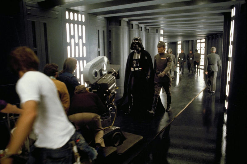 Incríveis fotos dos bastidores da saga Star Wars, em 1977 21