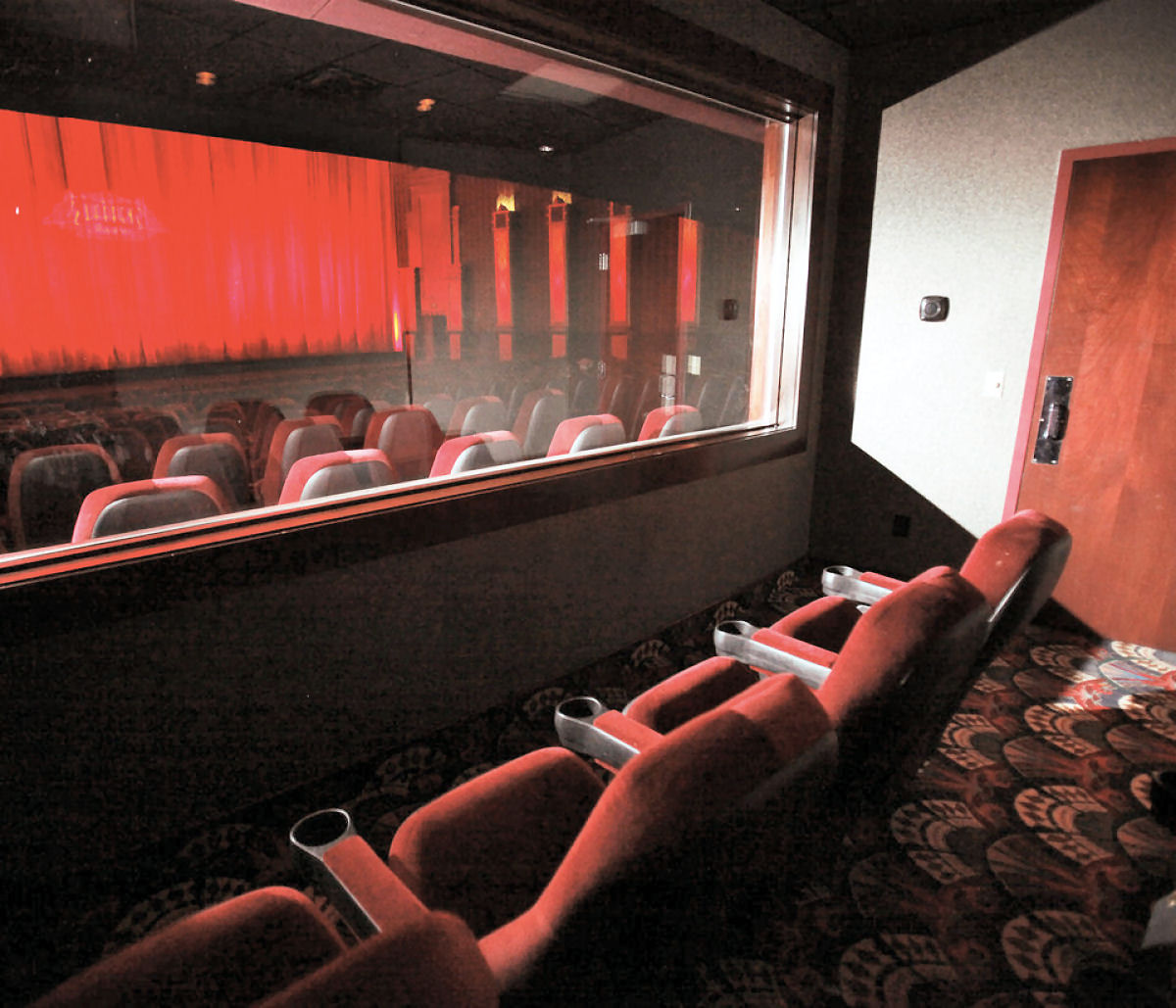 Muitos cinemas antigos costumavam ter 'salas de choro' para crianças irritantes