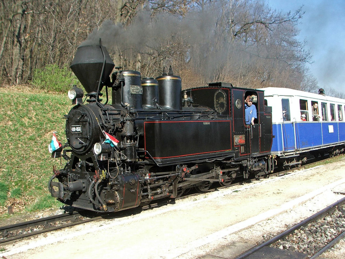 Singular ferrovia hngara  operada exclusivamente por crianas entre 10 e 14 anos