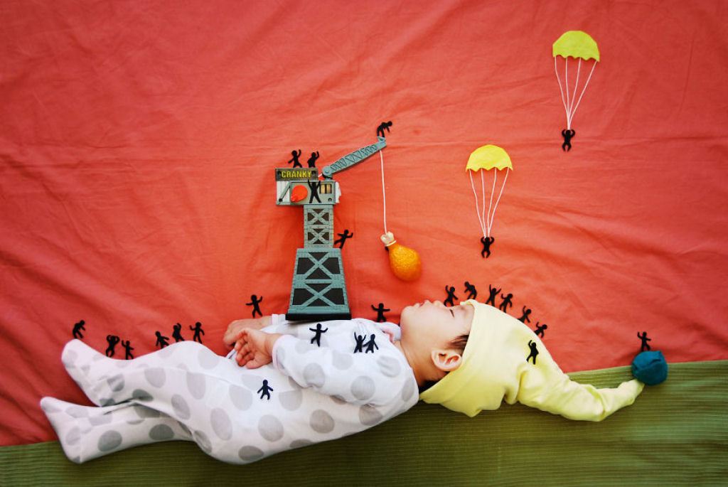 Mamãe criativa transforma soneca do seu bebê em grandes aventuras 06