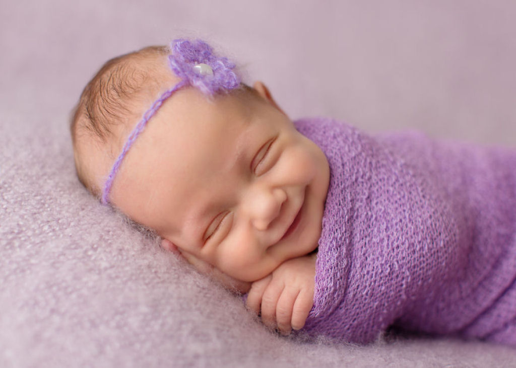 Fotgrafa britnica cria retratos insuportavelmente ternos de bebs dormindo 02