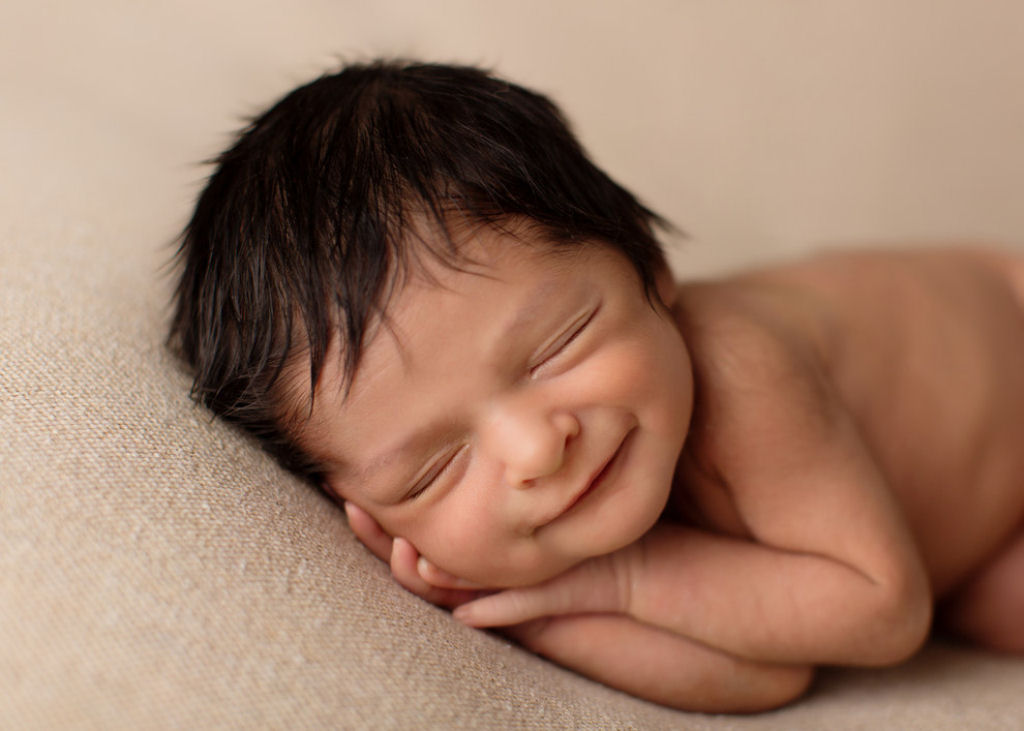 Fotgrafa britnica cria retratos insuportavelmente ternos de bebs dormindo 07
