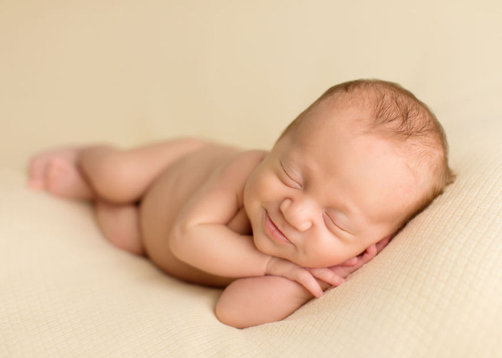 Fotgrafa britnica cria retratos insuportavelmente ternos de bebs dormindo 18