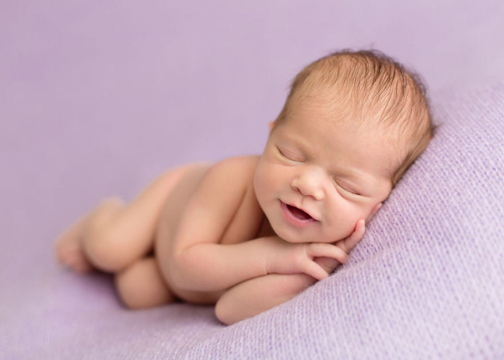 Fotgrafa britnica cria retratos insuportavelmente ternos de bebs dormindo 20