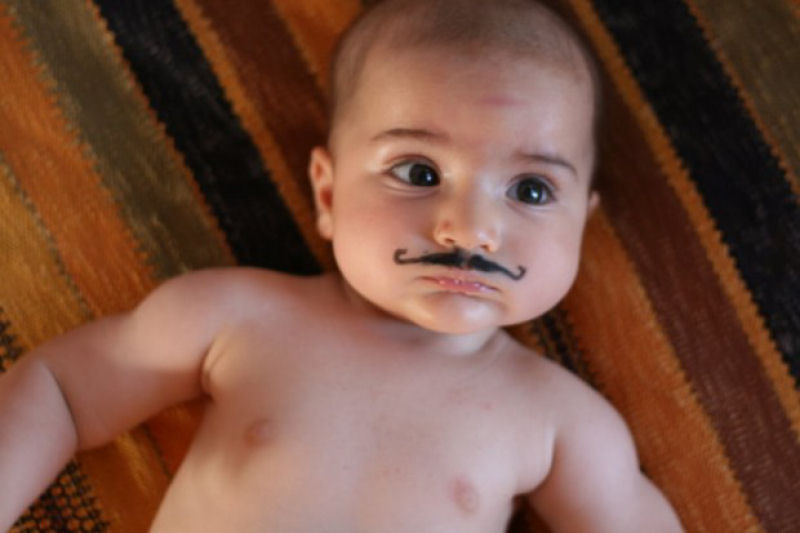 Bebs com sobrancelhas feitas: impossvel no rir! 21