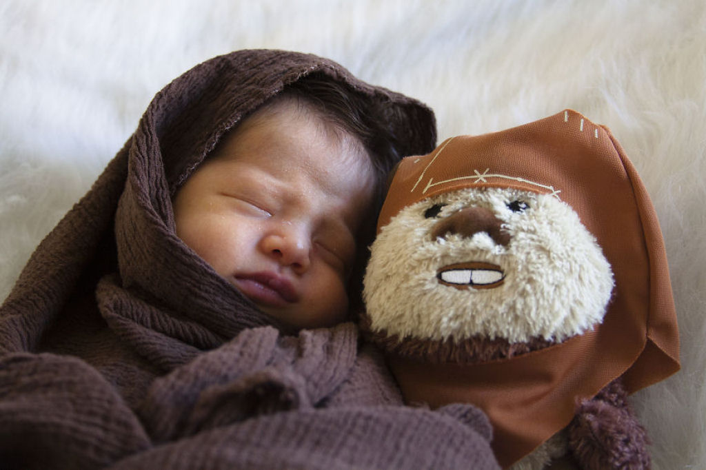 Apesar das complicaes, beb recm-nascido  comemorado com sesso fotogrfica Star Wars 05