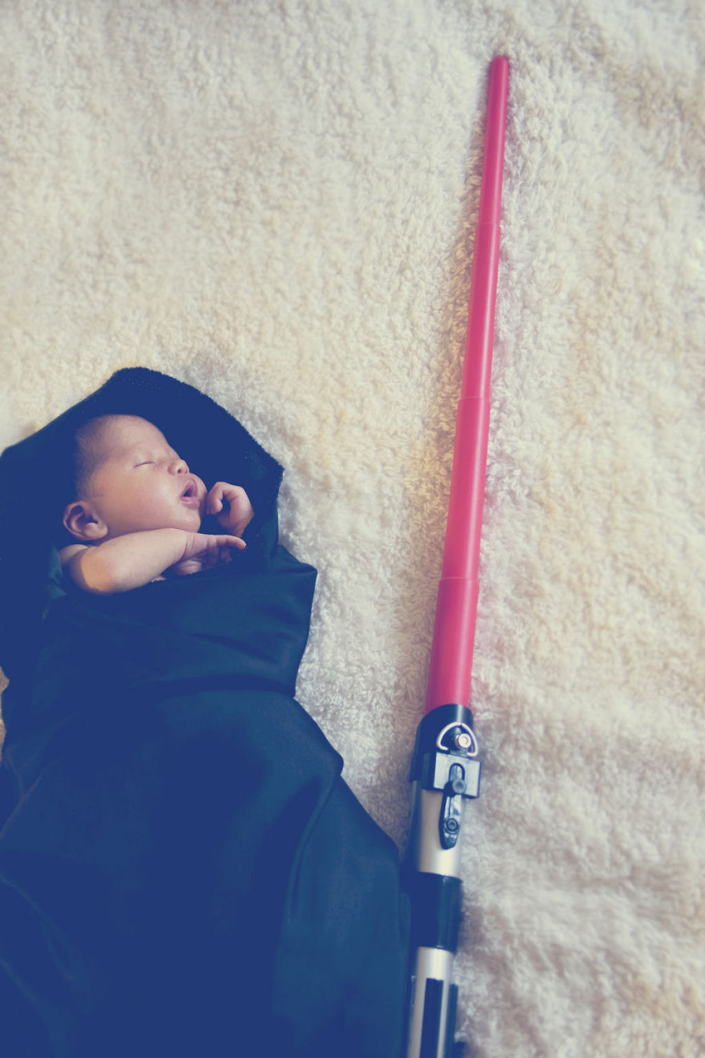 Apesar das complicaes, beb recm-nascido  comemorado com sesso fotogrfica Star Wars 08